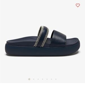 OluKai Pae Sandals